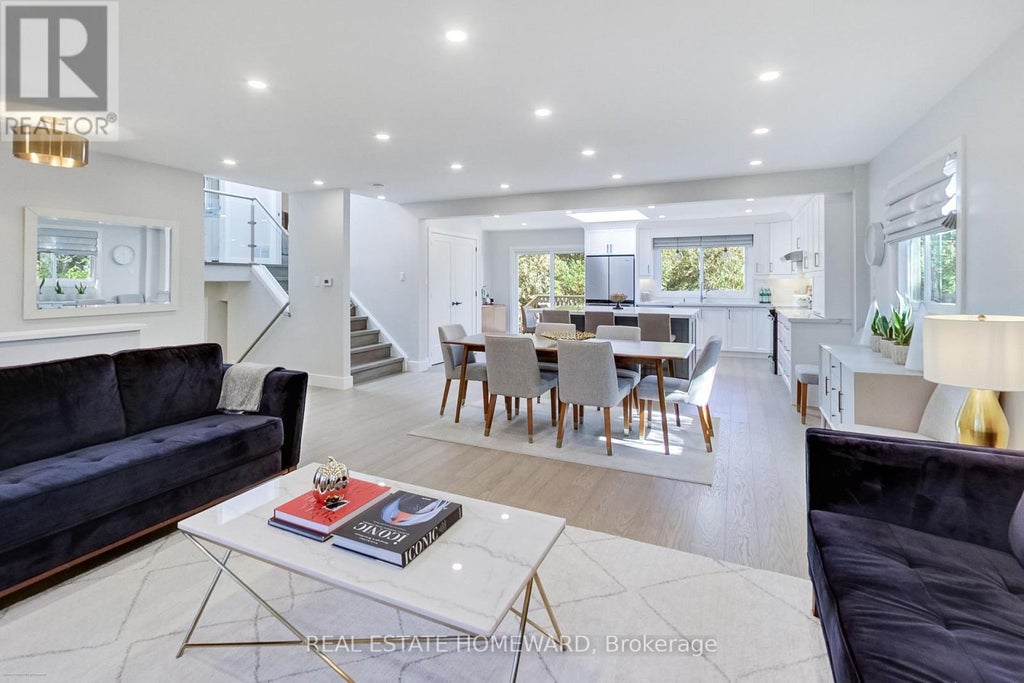 27 Sari Crescent, Toronto (guildwood)