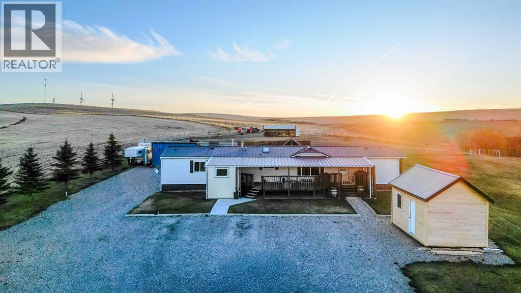 225075 Twp Road 55, Magrath