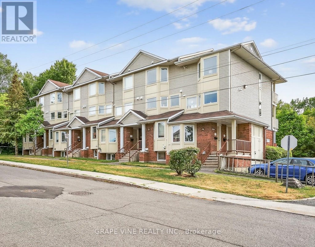 11 - 1400 Wildberry Court, Ottawa