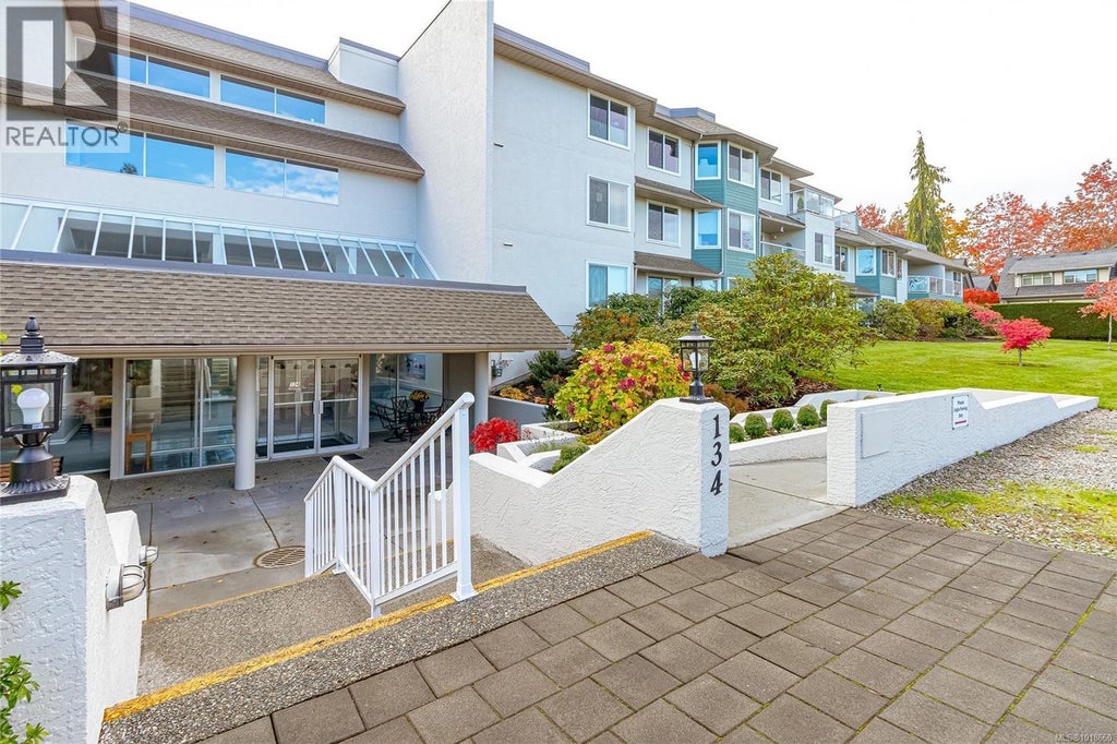 303 134 Fifth Ave E, Qualicum Beach