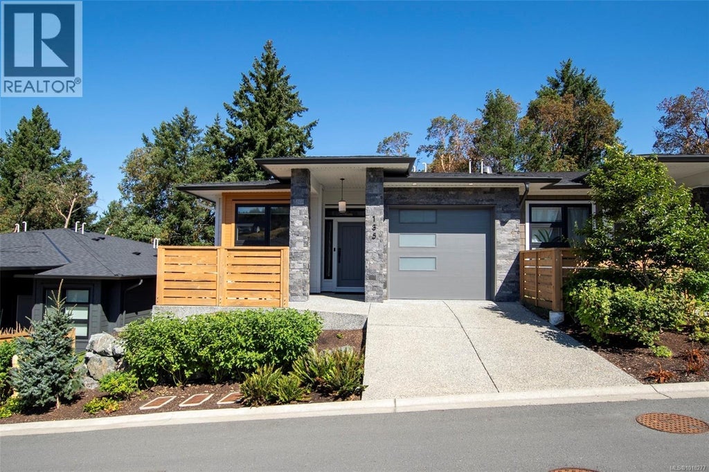 135 1234 Viewtop Road, Duncan