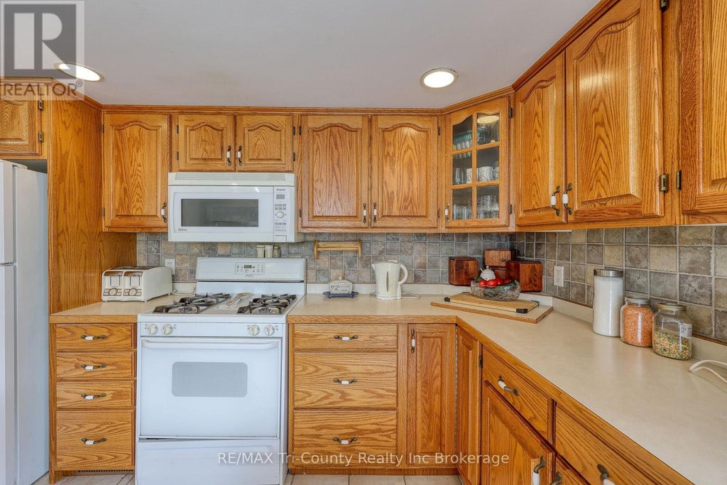 1686 Char'ville E 1/4 Road, Norfolk (bill's Corners (charlotteville))