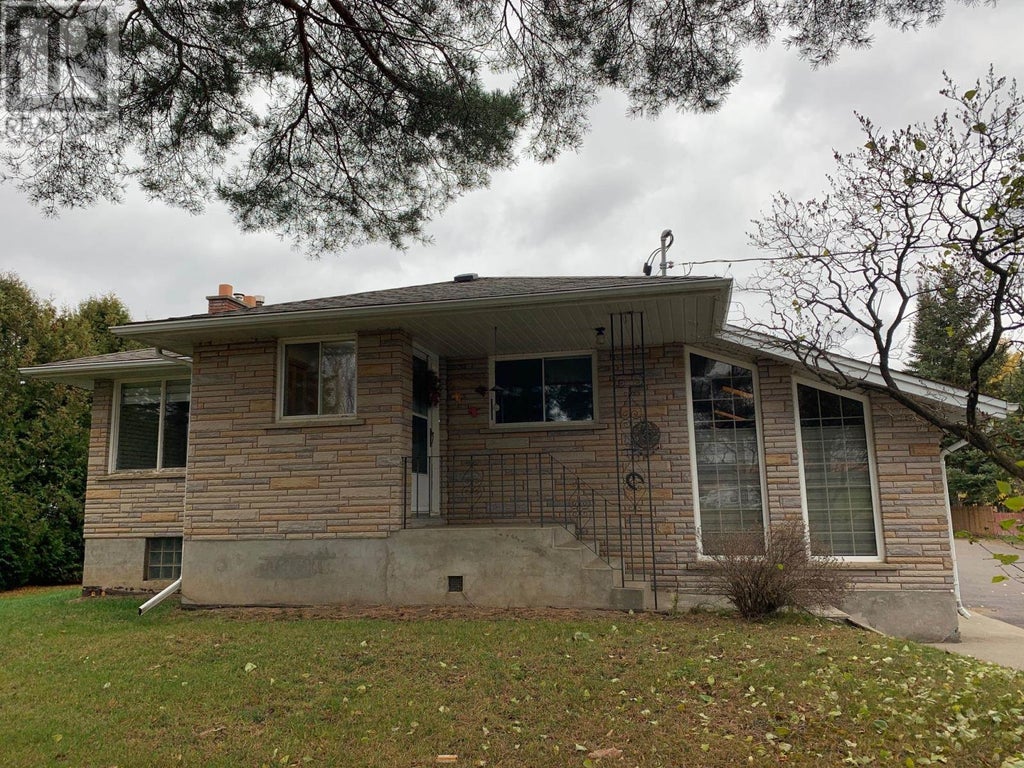 1325 Rosslyn Road, Thunder Bay