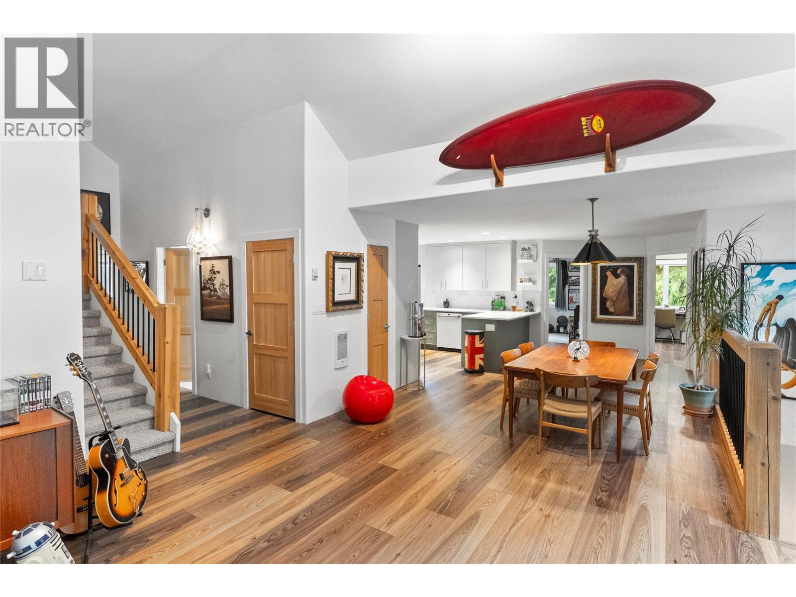 4037 Santa Road. Scotch Creek, British Columbia