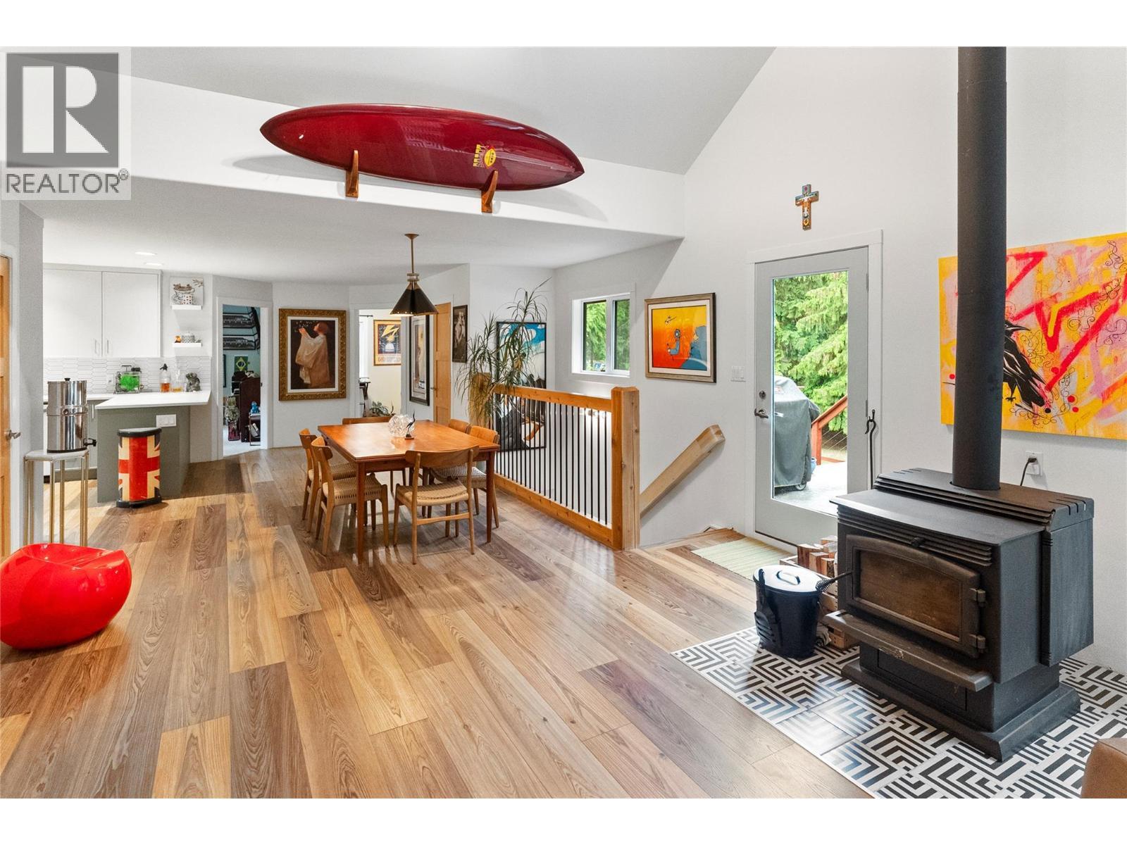 4037 Santa Road. Scotch Creek, British Columbia