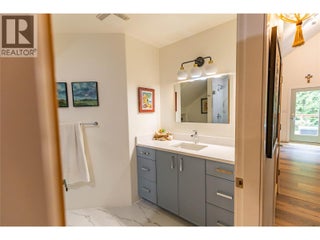 4037 Santa Road. Scotch Creek, British Columbia