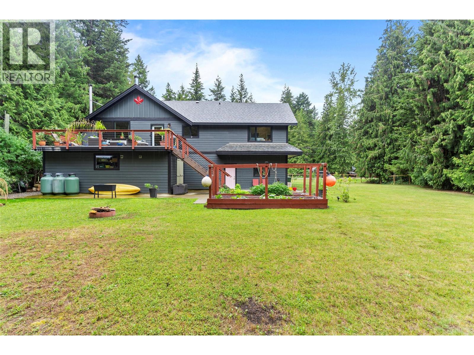 4037 Santa Road. Scotch Creek, British Columbia