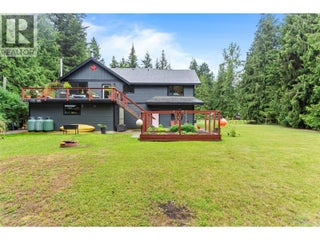 4037 Santa Road. Scotch Creek, British Columbia