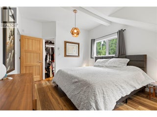 4037 Santa Road. Scotch Creek, British Columbia