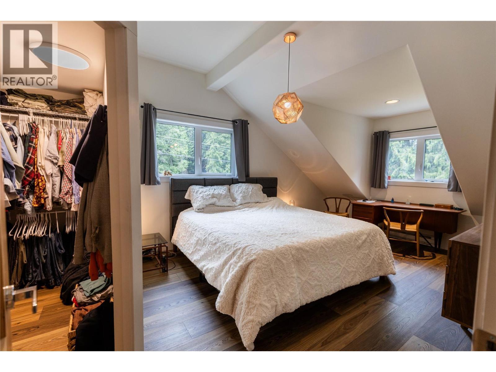 4037 Santa Road. Scotch Creek, British Columbia