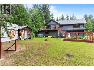 4037 Santa Road. Scotch Creek, British Columbia