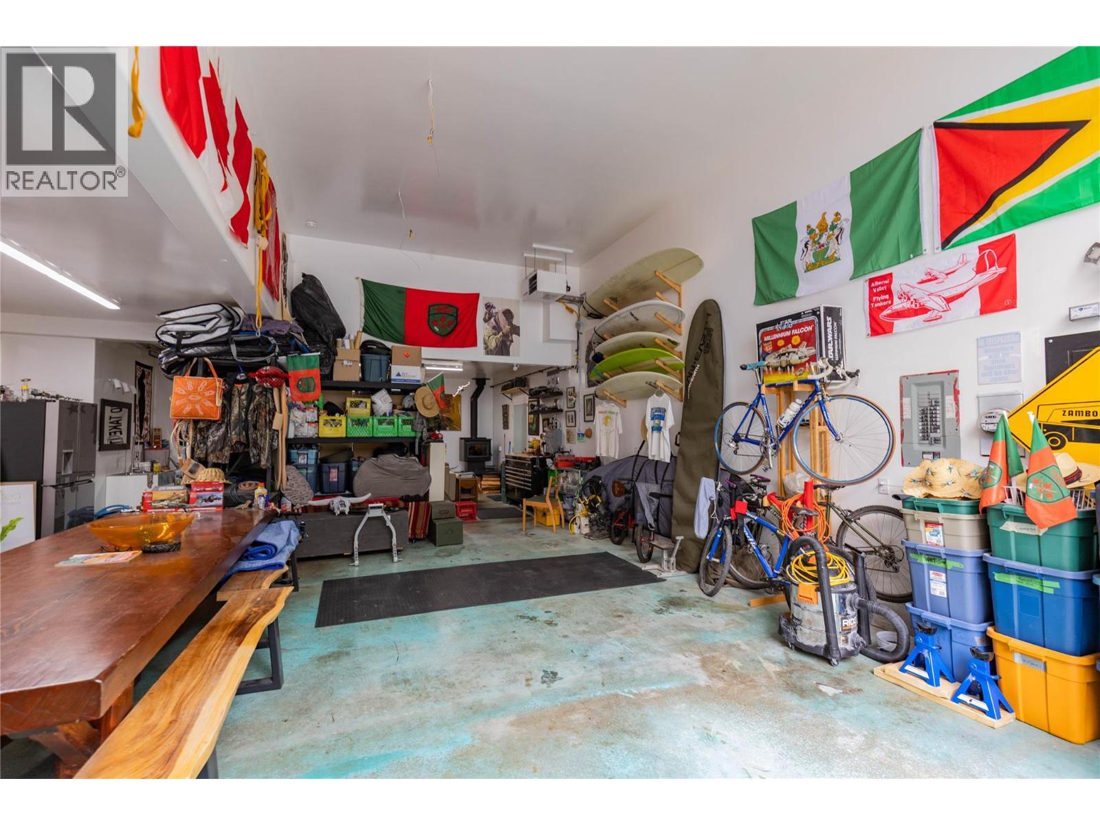 4037 Santa Road. Scotch Creek, British Columbia