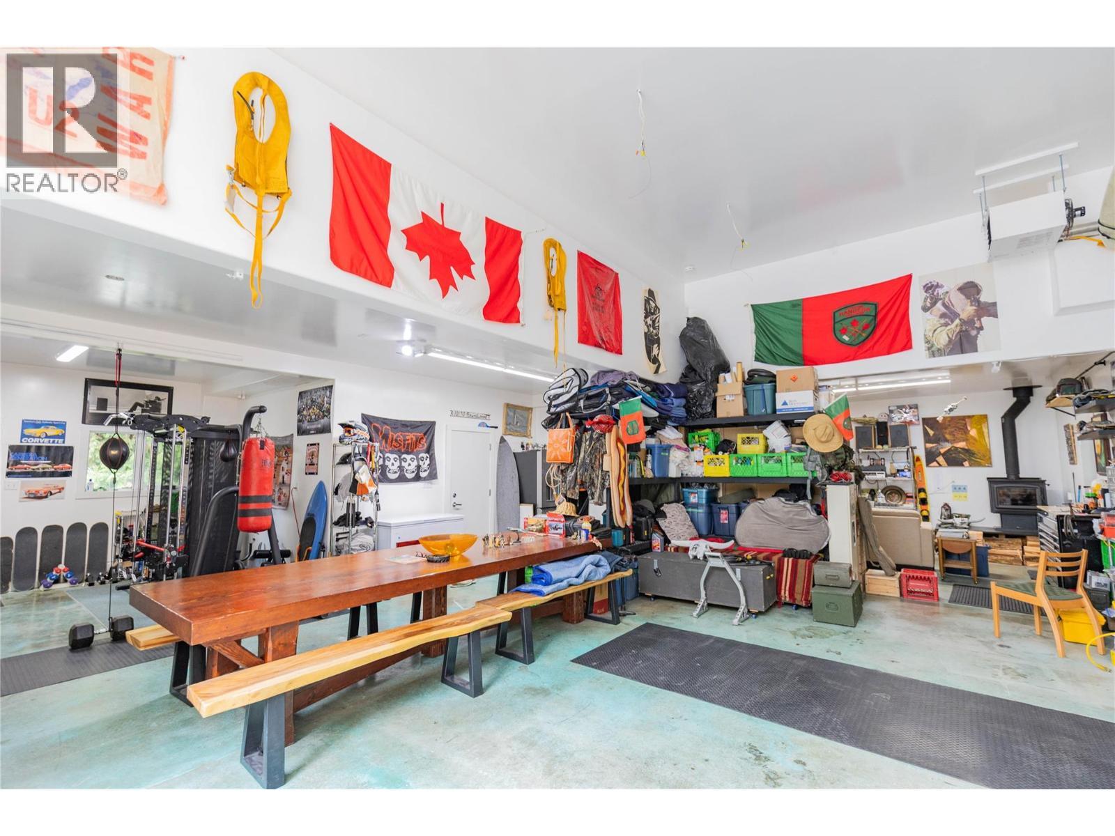 4037 Santa Road. Scotch Creek, British Columbia