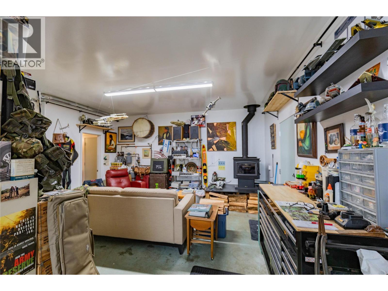 4037 Santa Road. Scotch Creek, British Columbia