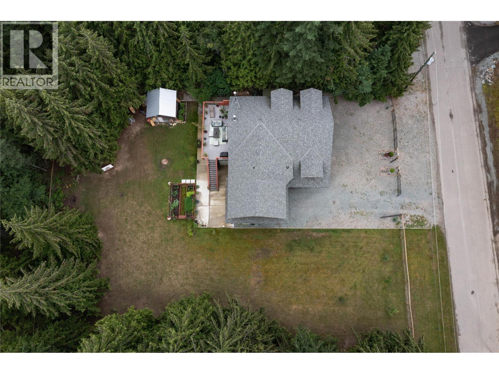 4037 Santa Road. Scotch Creek, British Columbia