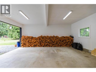 4037 Santa Road. Scotch Creek, British Columbia