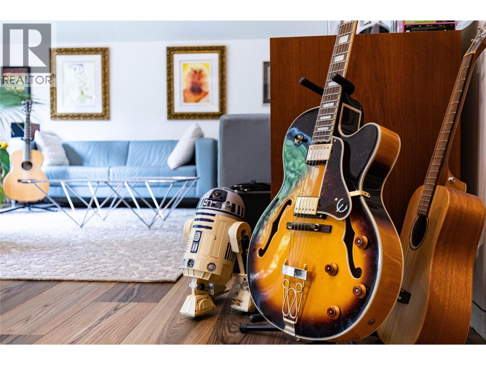 4037 Santa Road. Scotch Creek, British Columbia