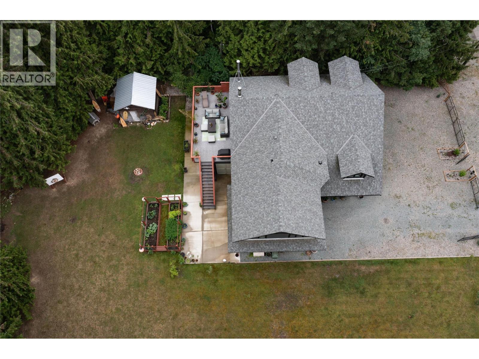 4037 Santa Road. Scotch Creek, British Columbia