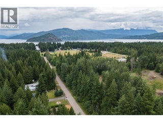 4037 Santa Road. Scotch Creek, British Columbia