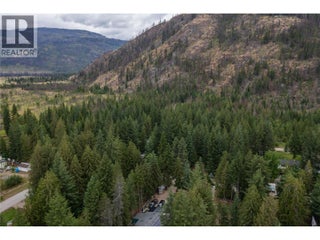 4037 Santa Road. Scotch Creek, British Columbia