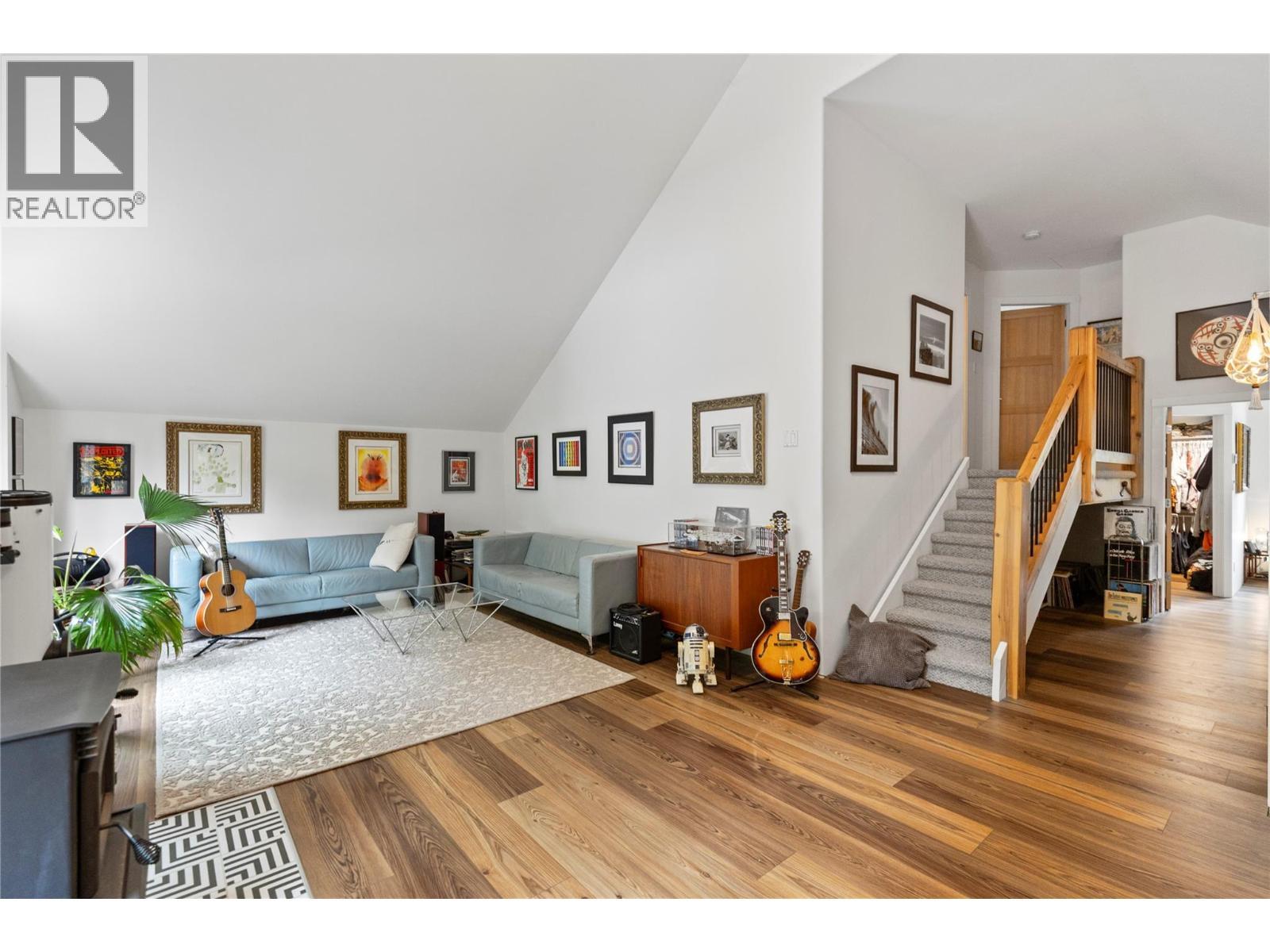 4037 Santa Road. Scotch Creek, British Columbia