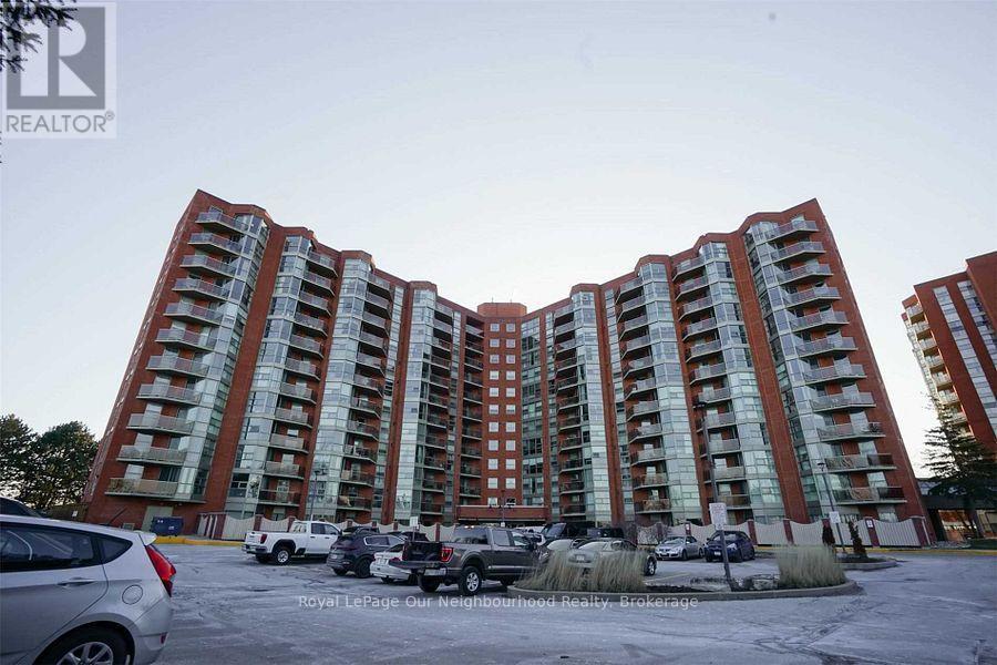 611 - 20 Dean Park Road, Toronto (rouge)