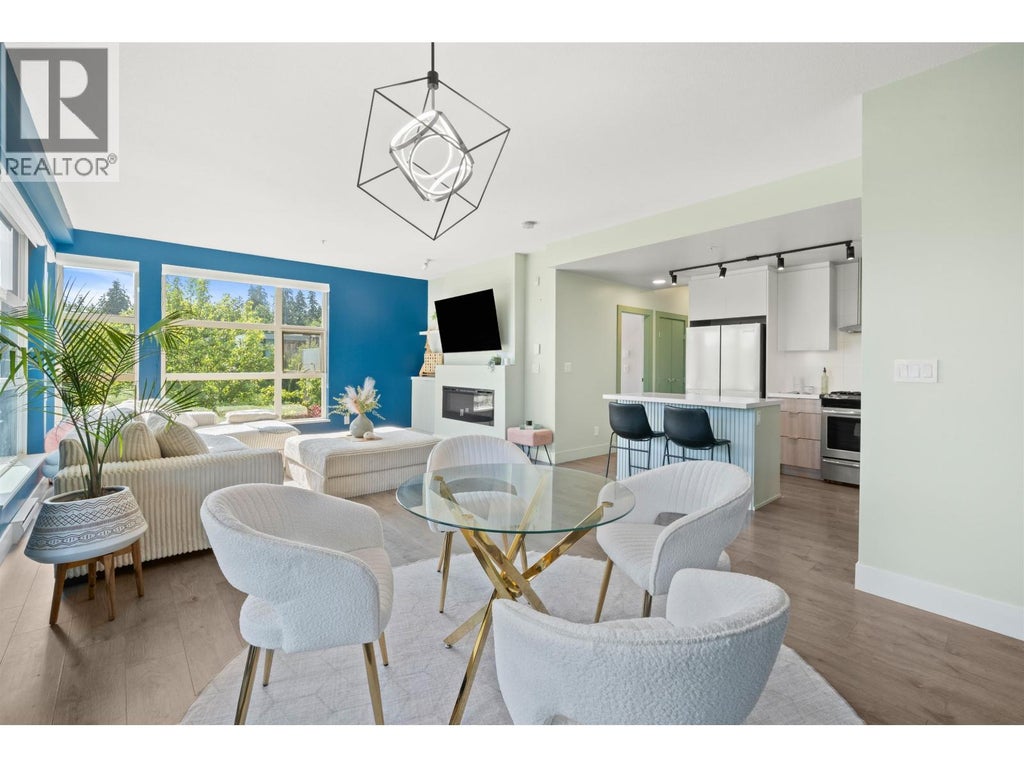 202 3602 Aldercrest Drive, North Vancouver