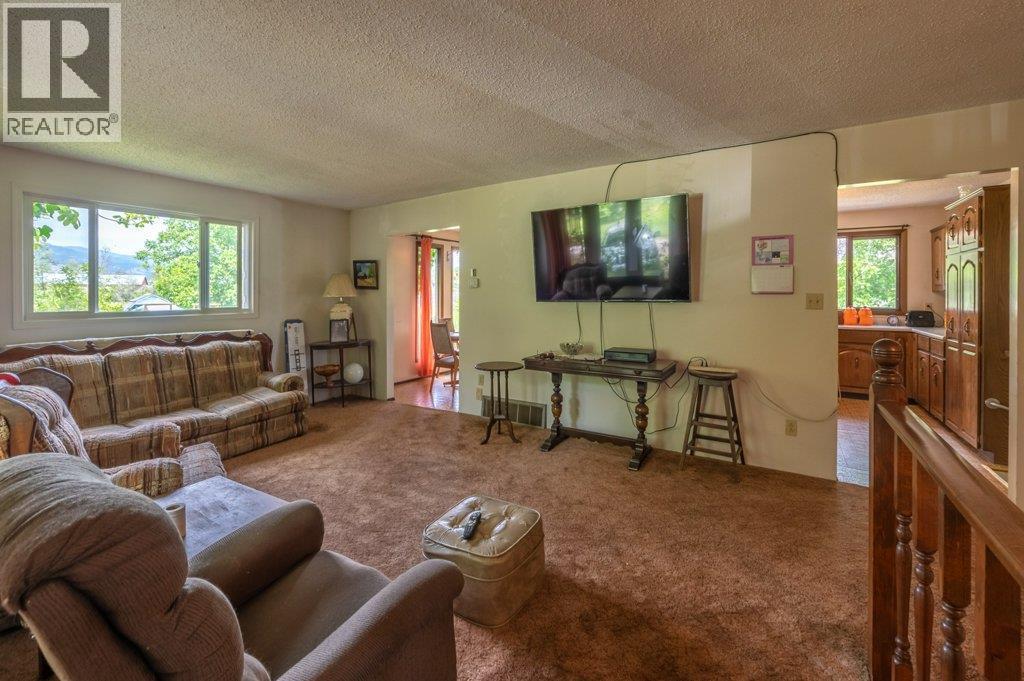 294 Road 18 Road. Oliver, British Columbia