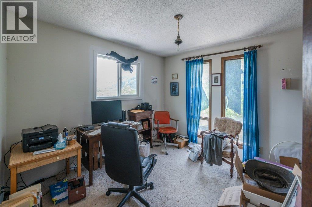 294 Road 18 Road. Oliver, British Columbia