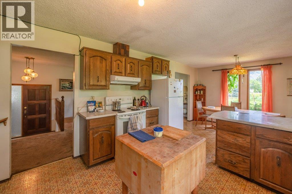 294 Road 18 Road. Oliver, British Columbia