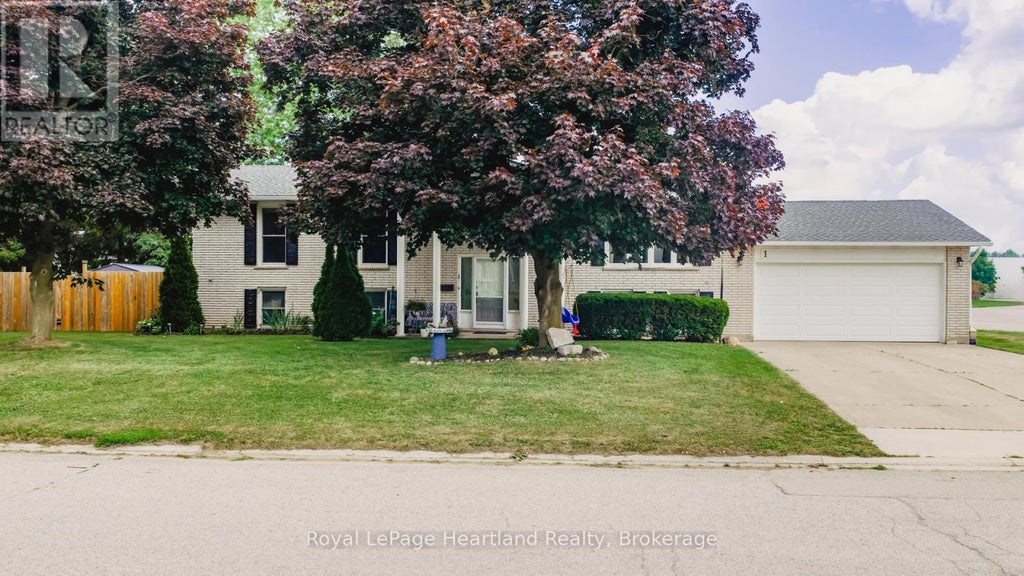 1 Alexander Street, Huron East (seaforth)