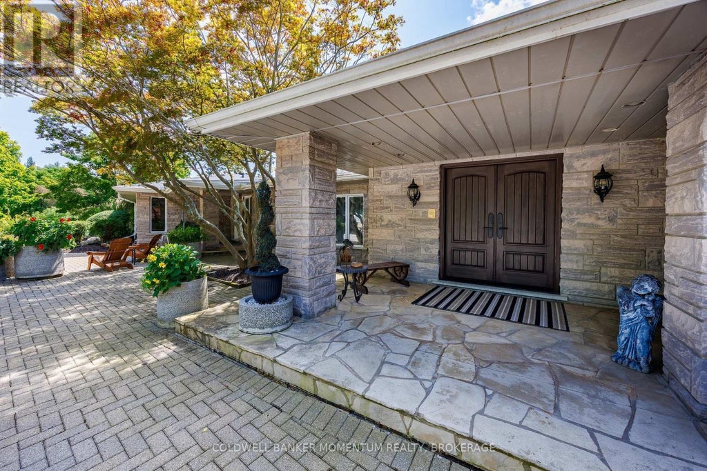 1285 Cockshutt Road, Norfolk (renton)