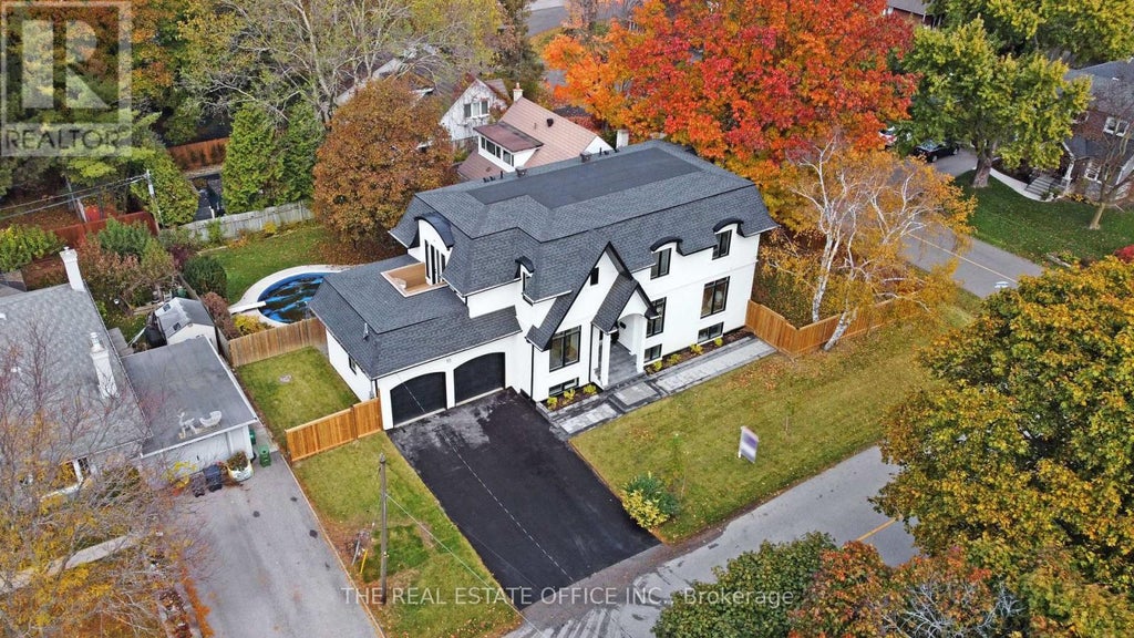 18 Beaverbrook Avenue, Toronto (princess-Rosethorn)