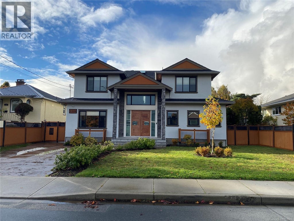2328 Dunlevy Street, Oak Bay
