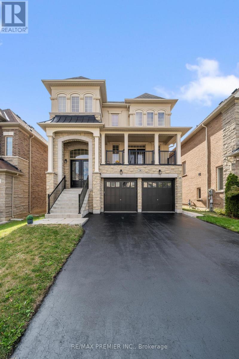 30 Bannockburn Drive, Vaughan (vellore Village)