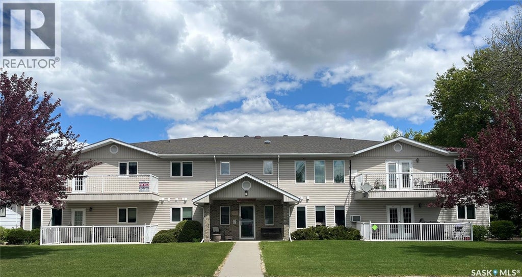 202 304 3rd Avenue, Watrous