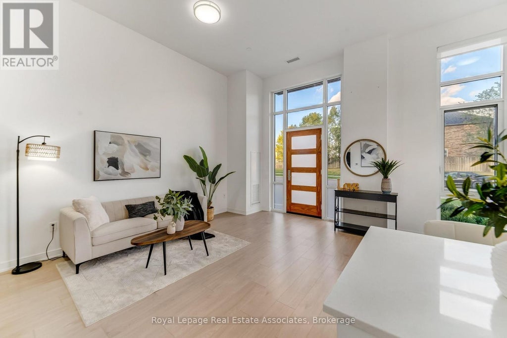 124 - 8 Nahani Way, Mississauga (hurontario)