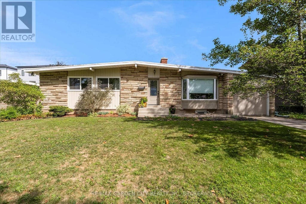15 Jasmin Crescent, St. Catharines (glendale/glenridge)