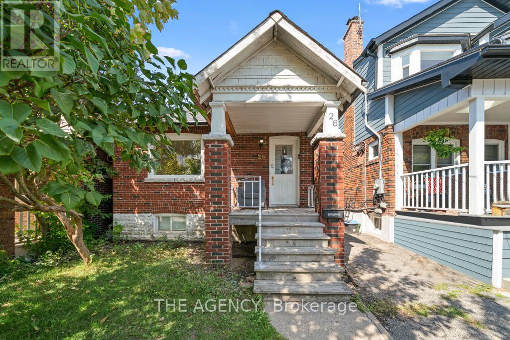 26 Gatwick Avenue, Toronto (woodbine-Lumsden)
