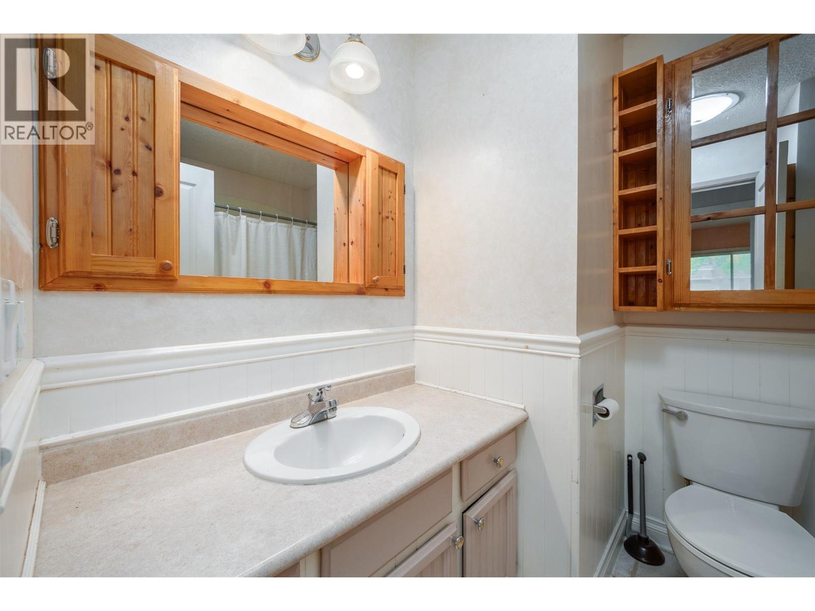 1012 33 Avenue. Vernon, British Columbia