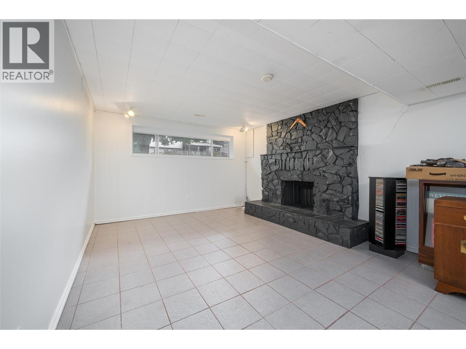 1012 33 Avenue. Vernon, British Columbia