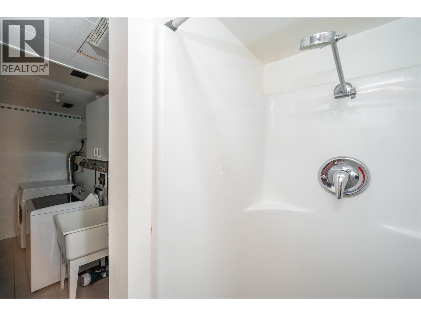 1012 33 Avenue. Vernon, British Columbia