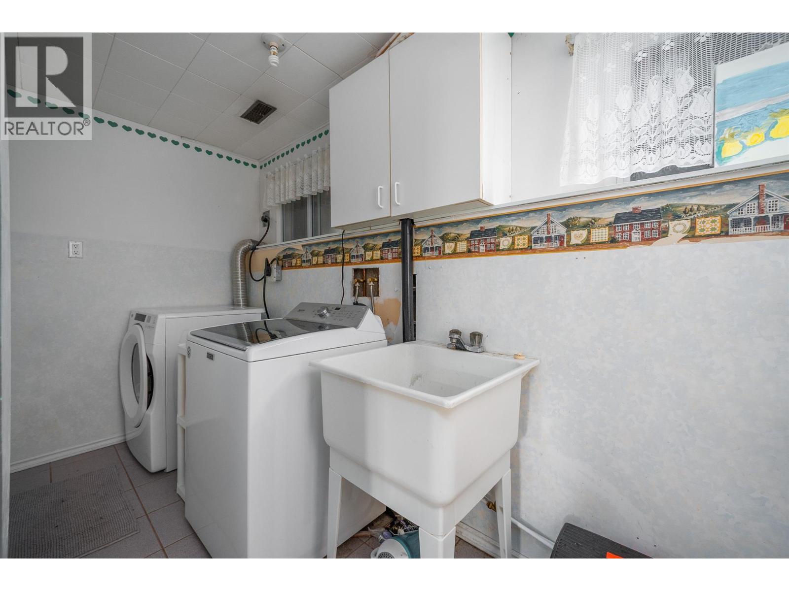 1012 33 Avenue. Vernon, British Columbia