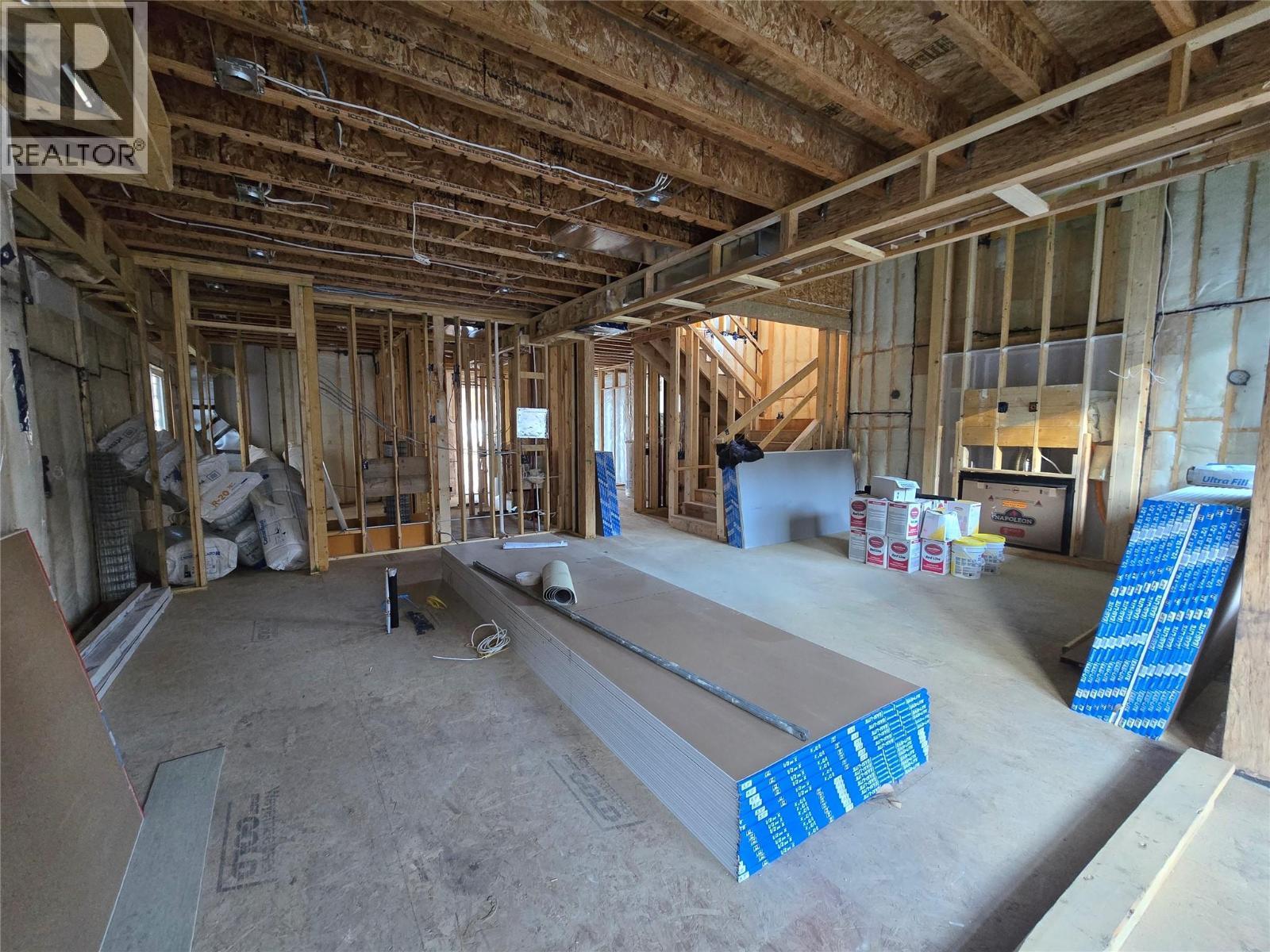 996 Bull Crescent. Kelowna, British Columbia