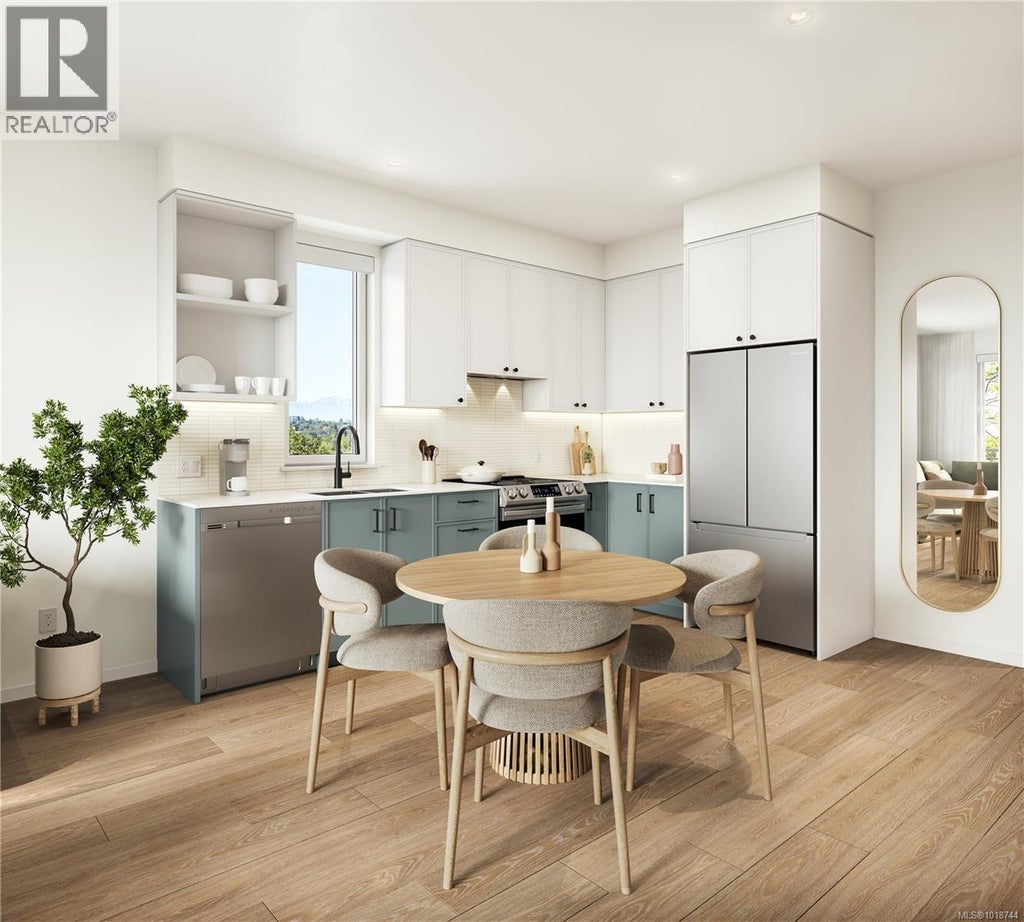 110 3226 Shelbourne Street, Saanich