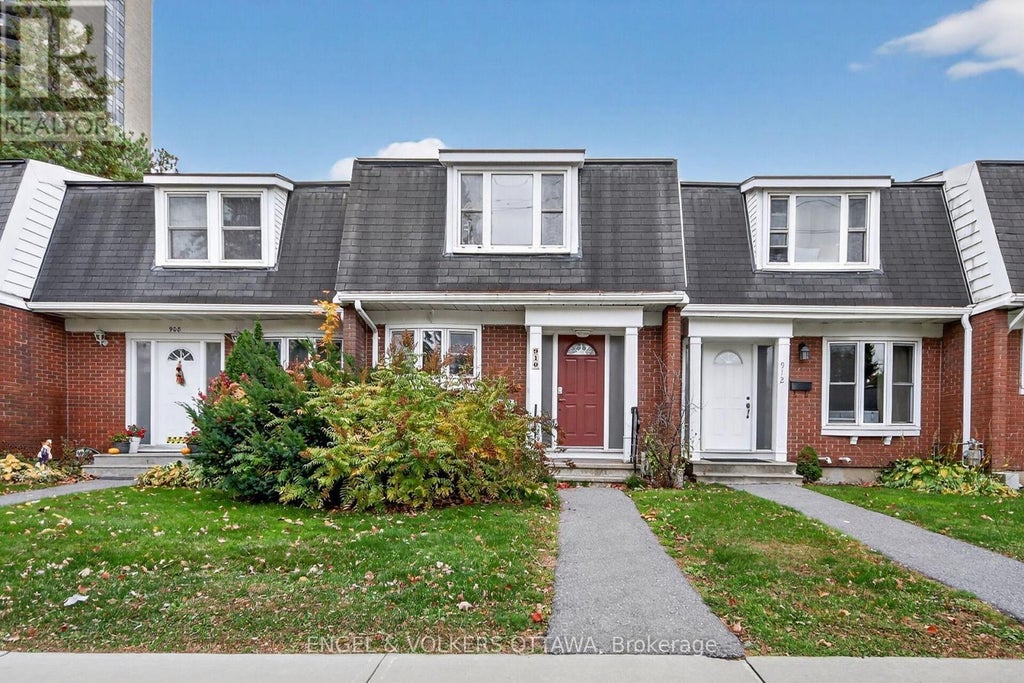 910 Dynes Road, Ottawa