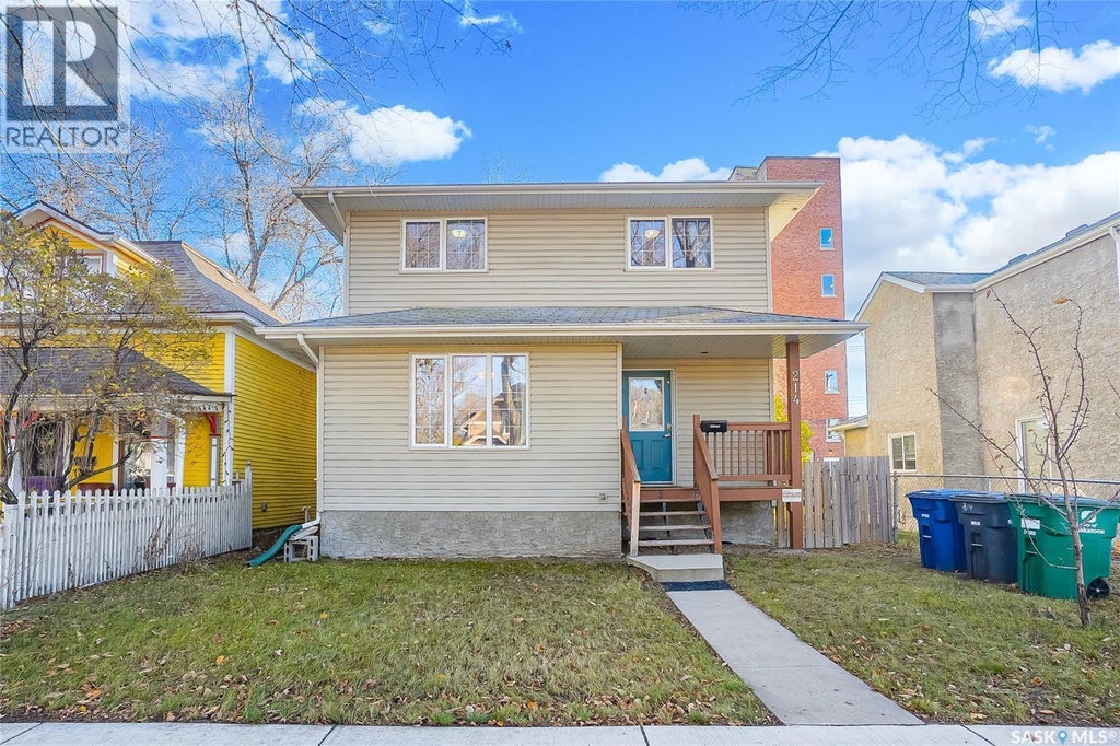 214 E Avenue N, Saskatoon