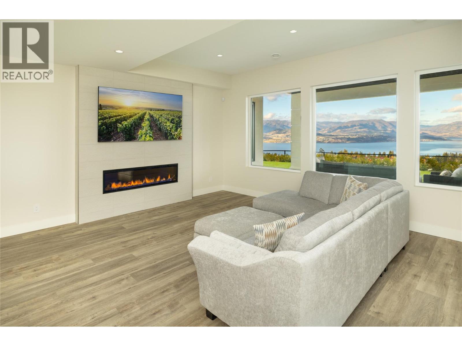 442 Redtail Court. Kelowna, British Columbia