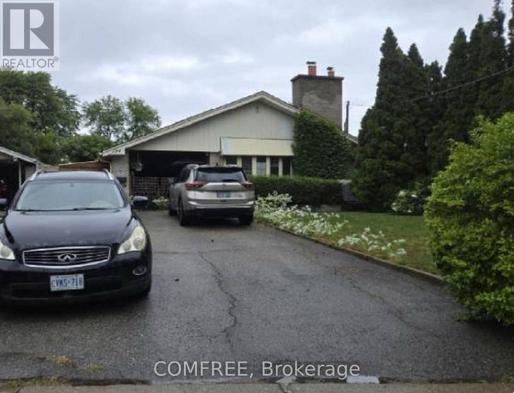 124 Elmhurst Drive, Toronto (rexdale-Kipling)