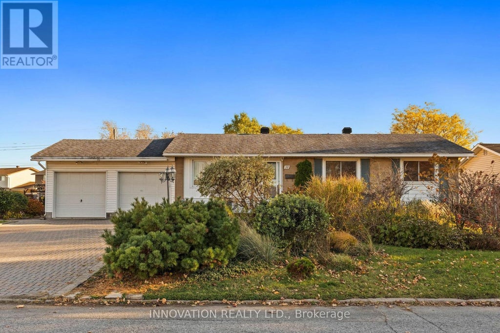 30 Oakview Avenue, Ottawa